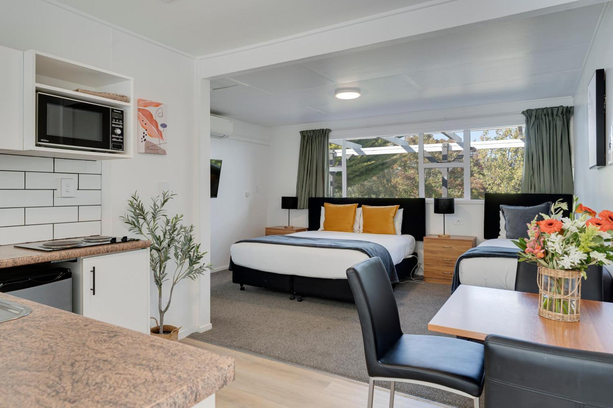 Archway Motels & Chalets Wanaka Room photo