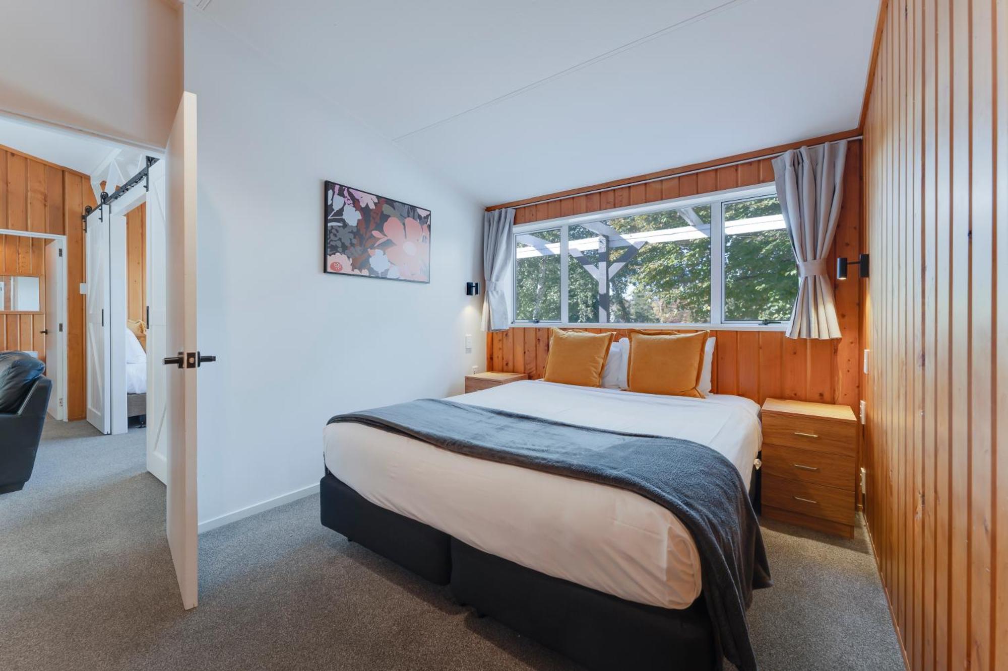 Archway Motels & Chalets Wanaka Room photo